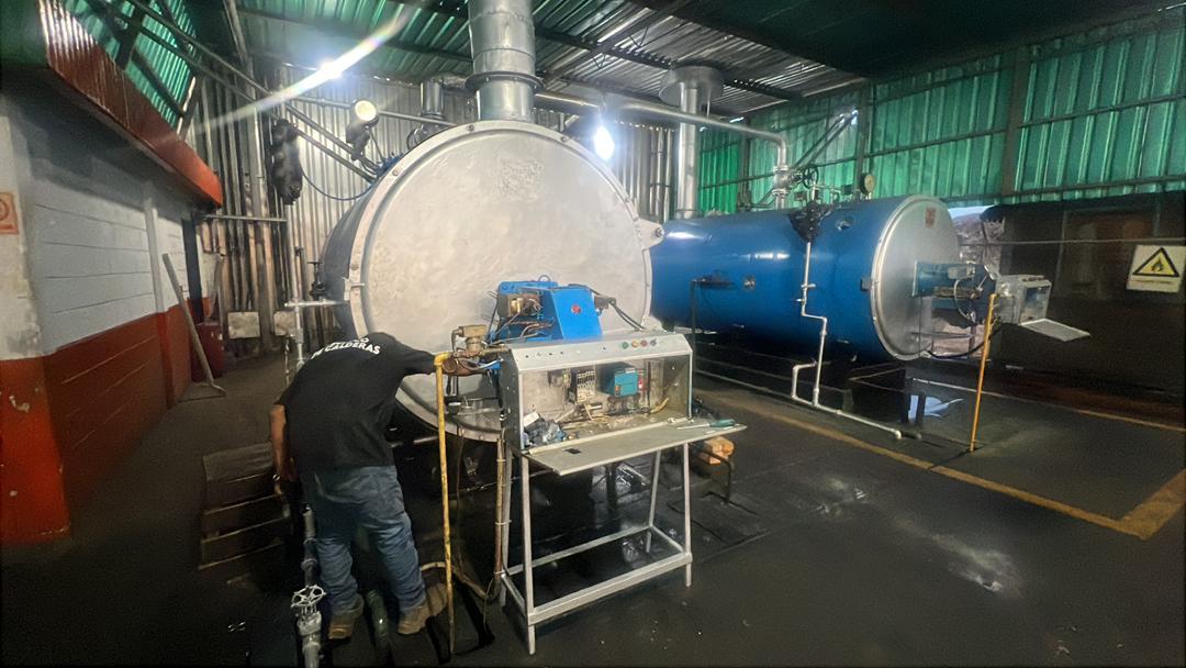 Técnicos trabajando